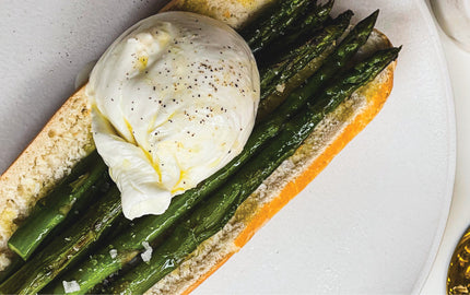 Burrata: Sánduche de Burrata Gourmet a Porter y espárragos