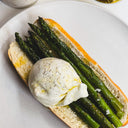 Burrata: Sánduche de Burrata y espárragos